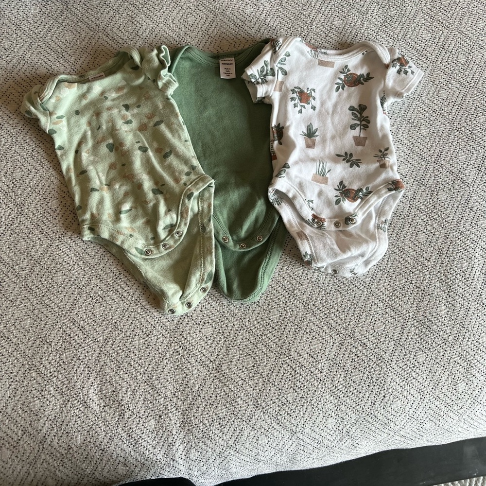 Nordstrom brand 3 pack newborn onesies